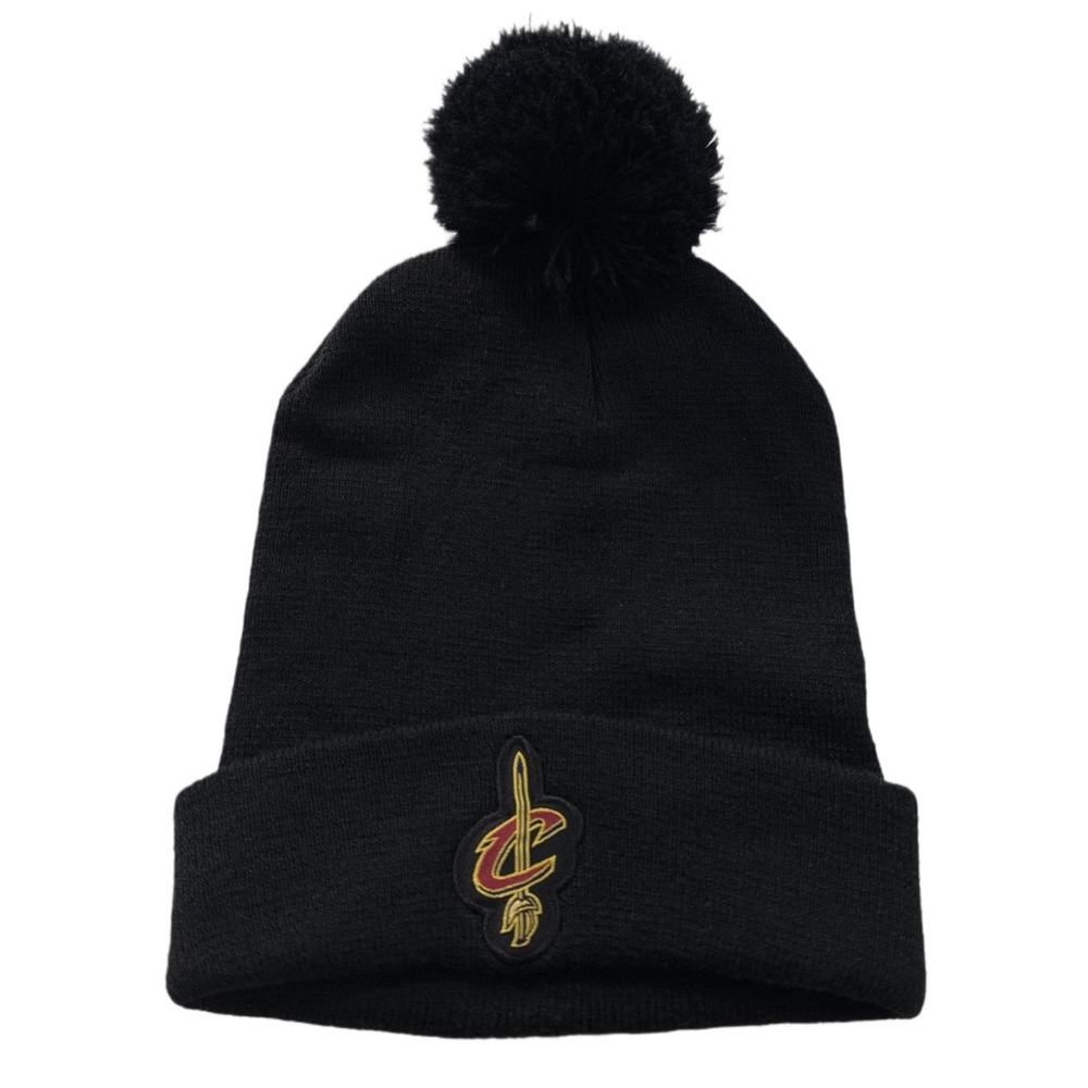 NBA CAVALIERS unisex black team embroidered coors light pompom beanie, O/S.